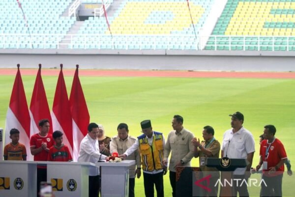 Prabowo Ajak Klub dan Swasta Bekerja Sama Usai Resmikan 17 Stadion Prabowo Ajak Klub dan Swasta Bekerja Sama Usai Resmikan 17 Stadion