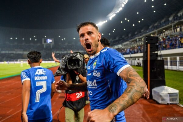 Klasemen Liga 1: Persib Dekat Gelar Juara, Persija Terpeleset dari Empat Besar Klasemen Liga 1: Persib Dekat Gelar Juara, Persija Terpeleset dari Empat Besar