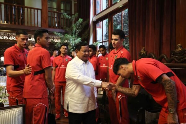 Presiden Menegaskan Pentingnya Timnas Main Maksimal Meskipun Sudah Lolos ke Playoff Presiden Menegaskan Pentingnya Timnas Main Maksimal Meskipun Sudah Lolos ke Playoff