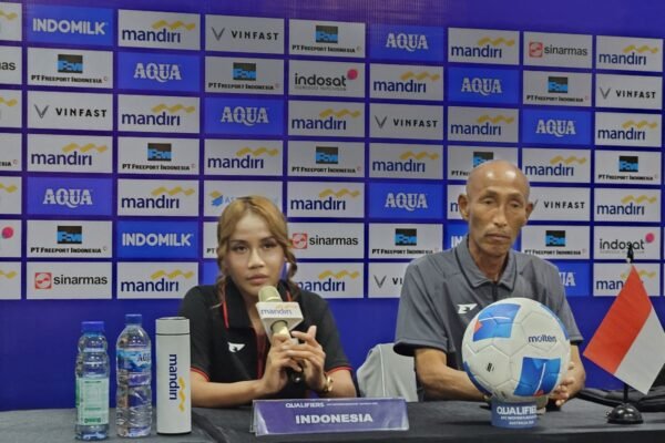 Shafira Ika Soroti Pentingnya Meraih Kemenangan di Rumah Sendiri Shafira Ika Soroti Pentingnya Meraih Kemenangan di Rumah Sendiri