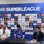 Here are some alternative titles for "Bojan Hodak Syukuri Kemenangan Perdana Persib":

1. "Bojan Hodak Rayakan Kemenangan Perdana Bersama Persib"
2. "Bojan Hodak Ungkap Rasa Syukur atas Kemenangan Pertama Persib"
3. "Kemenangan Perdana Persib: Bojan Hodak Ekspresikan Rasa Syukur"
4. "Bojan Hodak Bersyukur atas Sukses Pertama Persib"
5. "Pelatih Bojan Hodak Merayakan Kemenangan Perdana Persib"
6. "Bojan Hodak: Kemenangan Pertama Ini Sangat Berarti bagi Persib"
7. "Bojan Hodak Tunjukkan Rasa Syukurnya Usai Kemenangan Perdana Persib" 

Feel free to choose any of these or modify them further!