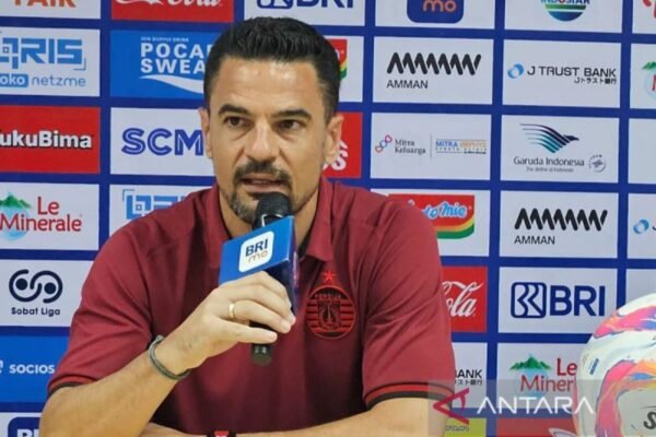 Tanpa Motivasi Ekstra, Carlos Pena Siap Hadapi Persija Tanpa Motivasi Ekstra, Carlos Pena Siap Hadapi Persija